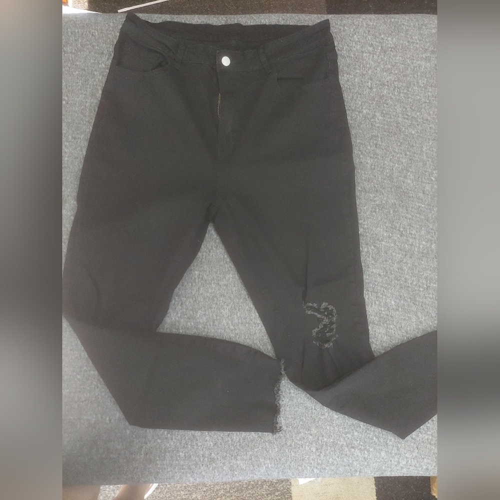 EUC SHEIN Black Skinny Distressed Jeans 2XL